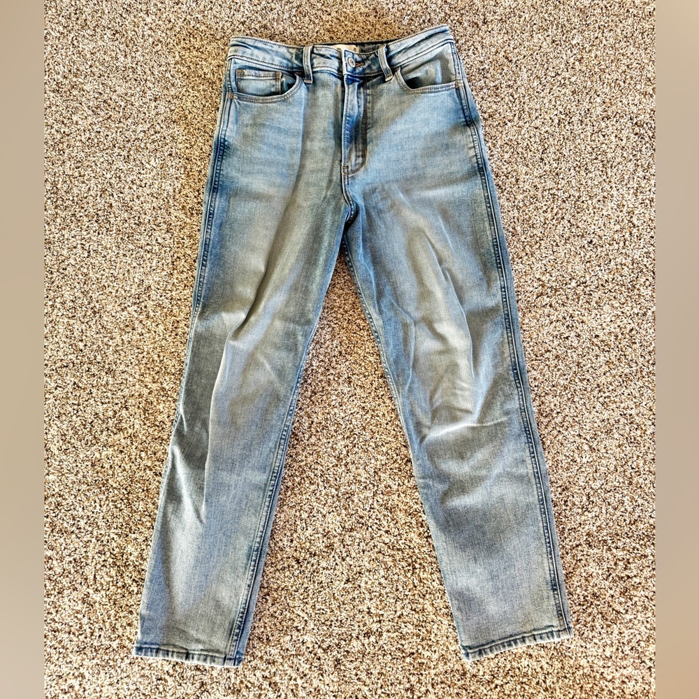 Abercrombie & Fitch The Mom High Rise Jeans